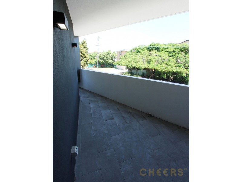 9 Lapraik Street, Albion QLD 4010