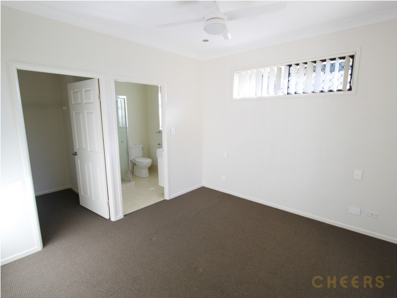 33 Cricket Street, Coopers Plains QLD 4108