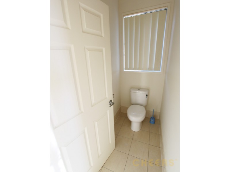 33 Cricket Street, Coopers Plains QLD 4108