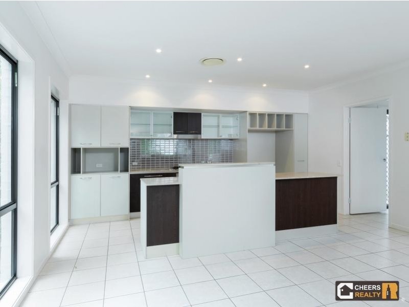 37 Greenway Circuit, Mount Ommaney QLD 4074