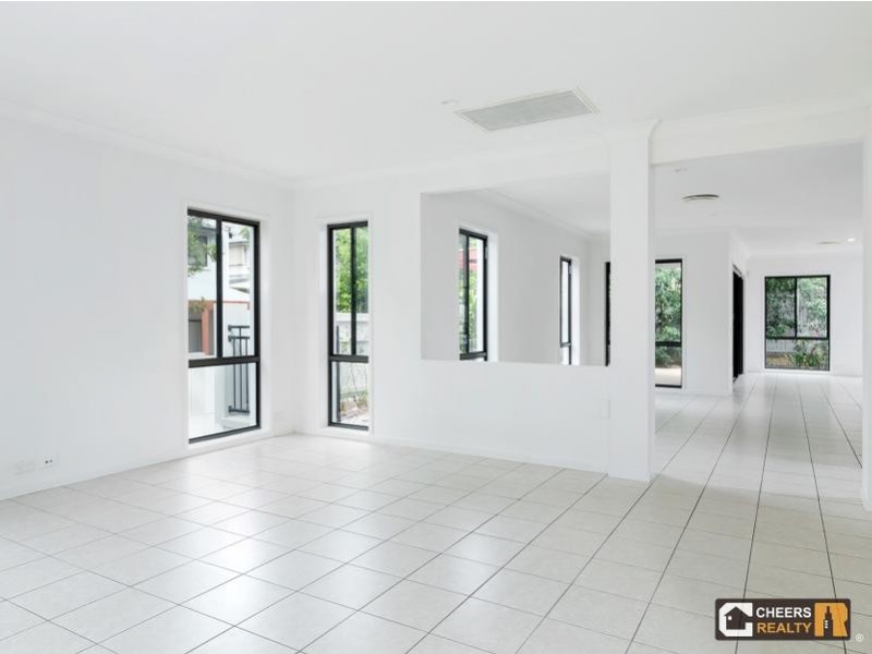 37 Greenway Circuit, Mount Ommaney QLD 4074