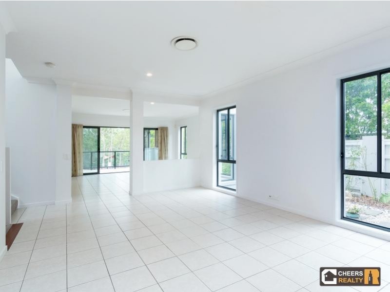 37 Greenway Circuit, Mount Ommaney QLD 4074