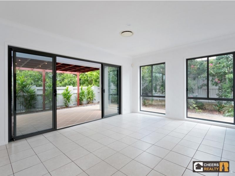 37 Greenway Circuit, Mount Ommaney QLD 4074