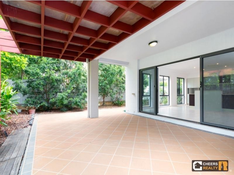 37 Greenway Circuit, Mount Ommaney QLD 4074