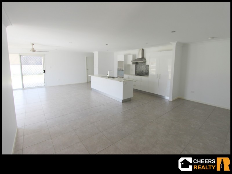 15 Broadwater Place, New Auckland QLD 4680