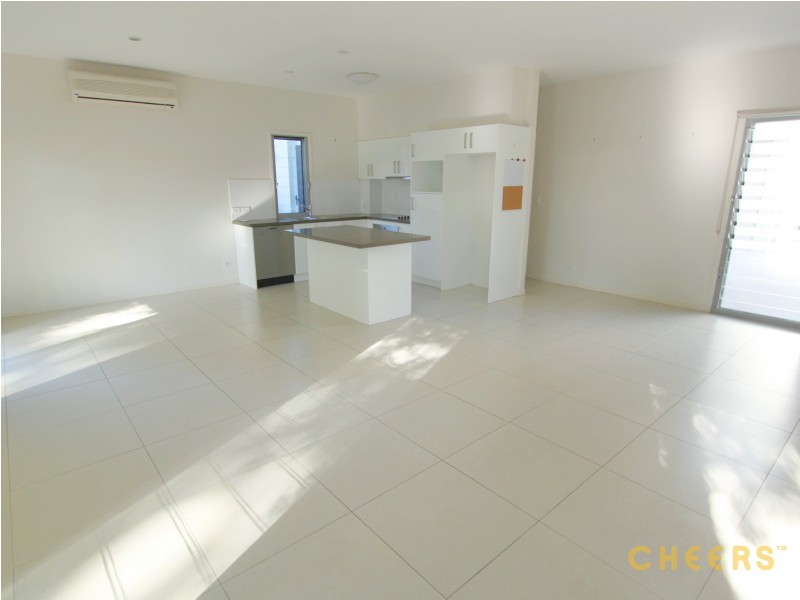 1/79 Dickenson Street, Carina QLD 4152