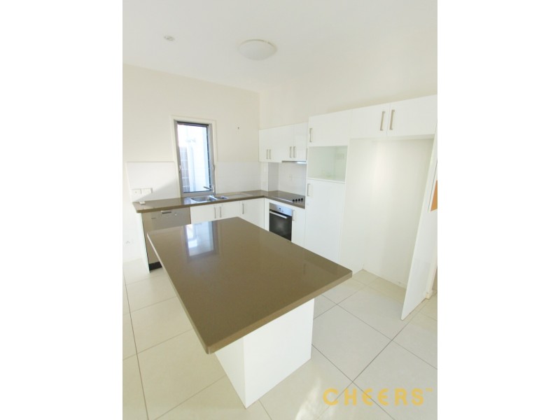 1/79 Dickenson Street, Carina QLD 4152