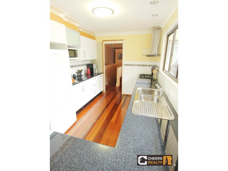 27 Norman Street, Fig Tree Pocket QLD 4069