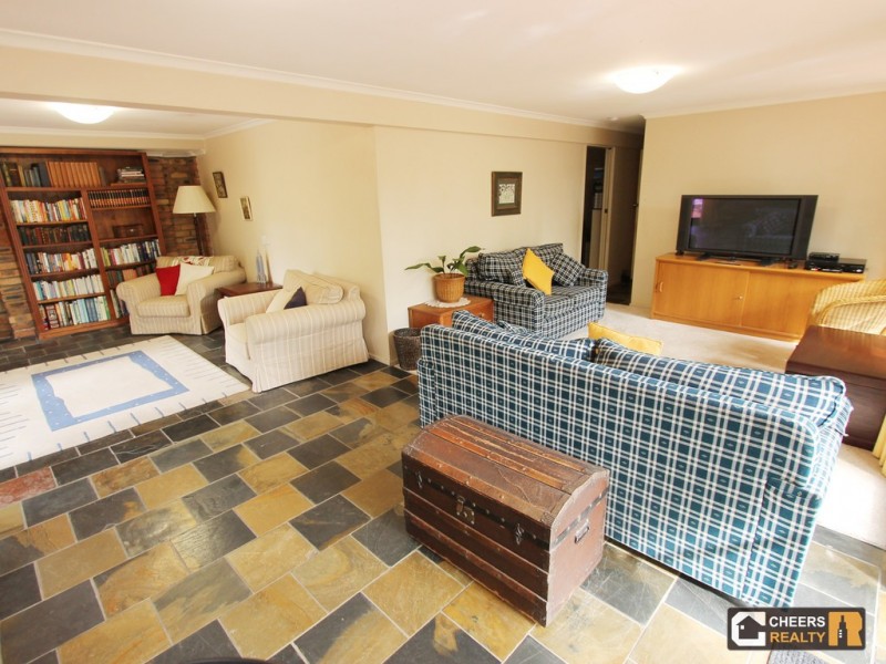 27 Norman Street, Fig Tree Pocket QLD 4069