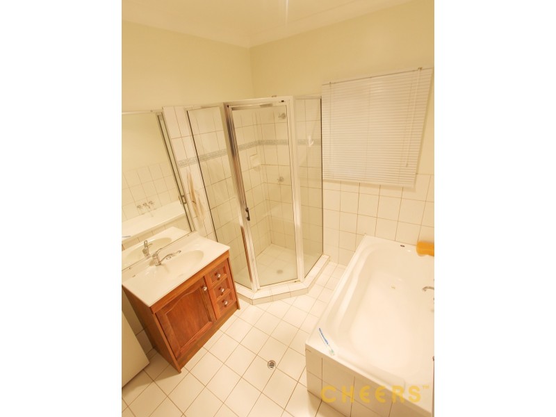 12 Greenmount Avenue, Holland Park QLD 4121