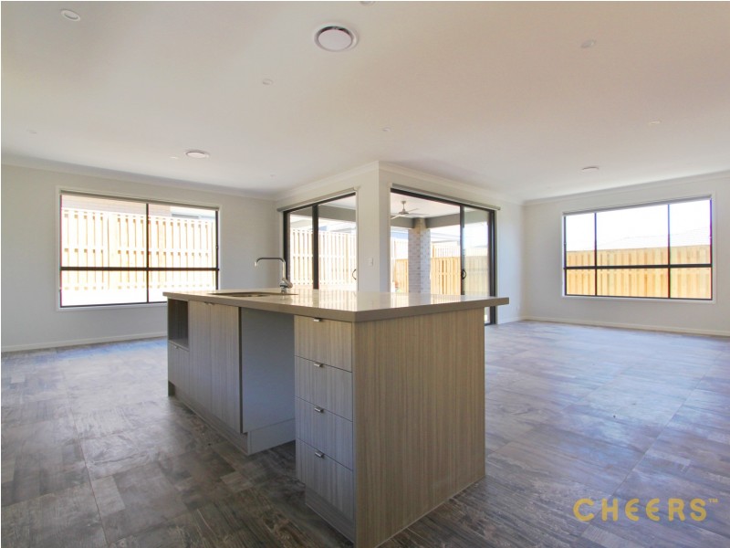 60 Lindeman Circuit, Pimpama QLD 4209
