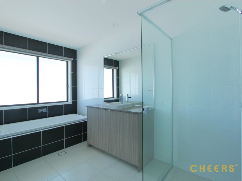 60 Lindeman Circuit, Pimpama QLD 4209