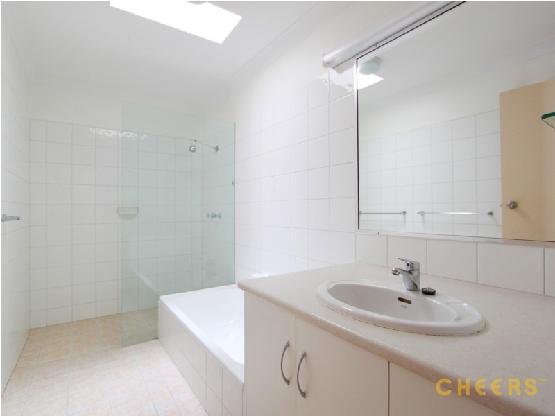 10 Faringdon Street, Robertson QLD 4109