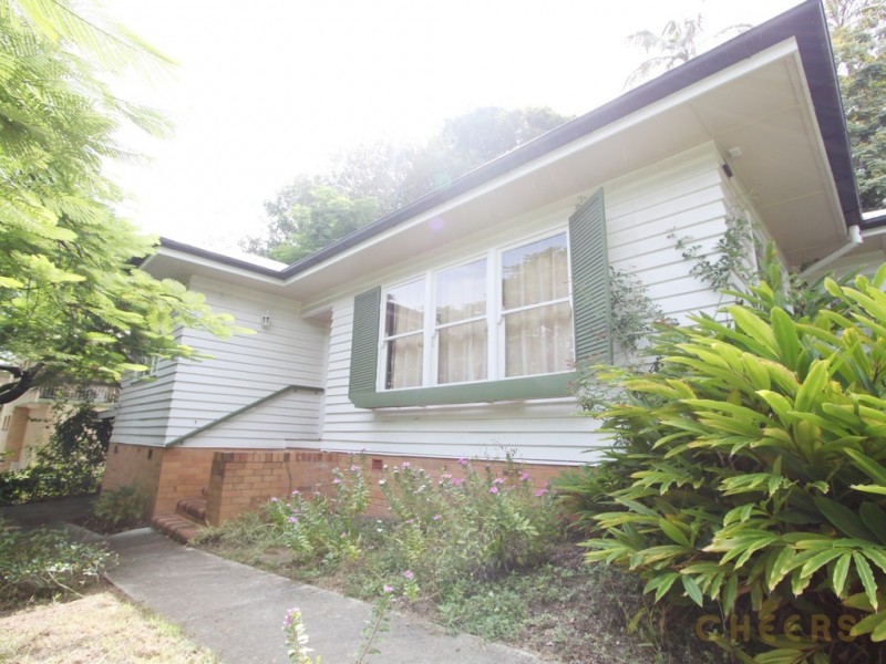 25 Alexandra Avenue, Taringa QLD 4068