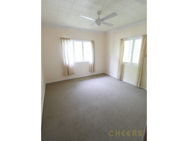 25 Alexandra Avenue, Taringa QLD 4068