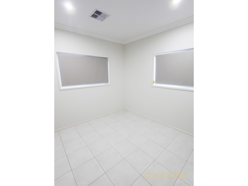 9 Miner Crescent, Pallara QLD 4110