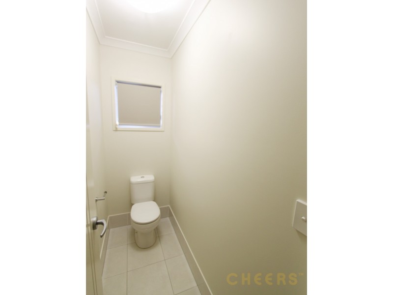 9 Miner Crescent, Pallara QLD 4110