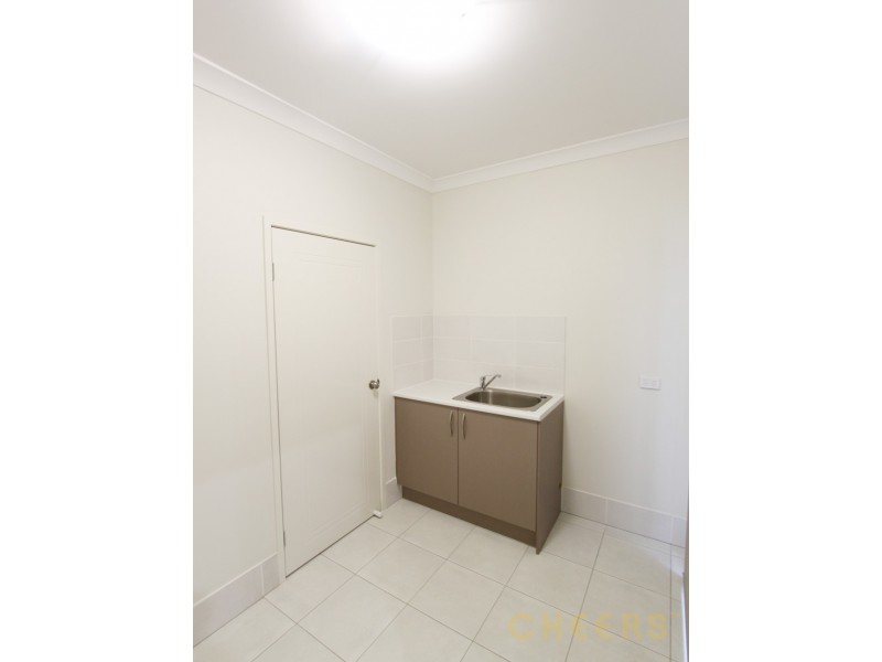 9 Miner Crescent, Pallara QLD 4110