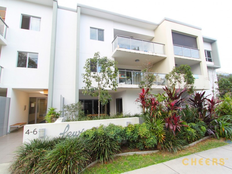 6 Lockhart Street, Woolloongabba QLD 4102