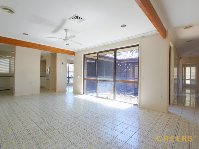 437 Mains Road, Macgregor QLD 4109