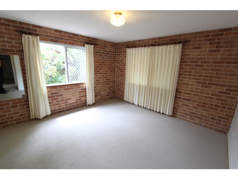 1/56 Woodstock Road, Toowong QLD 4066