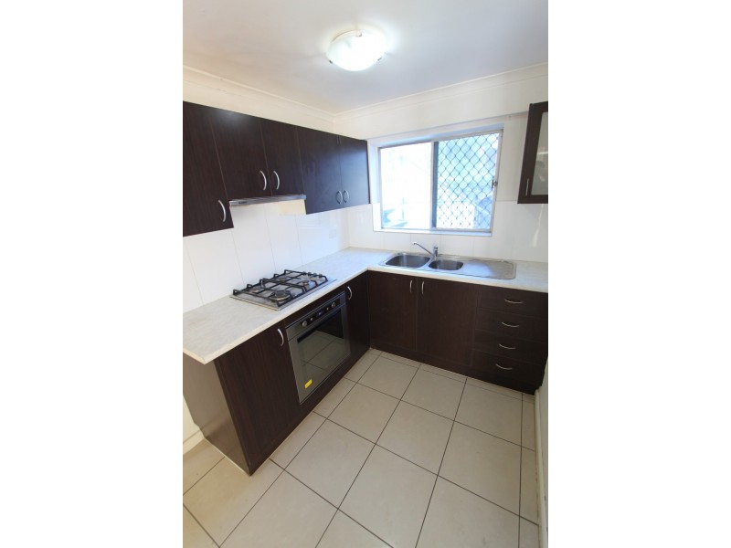 25 Springfield St (Downstairs), Macgregor QLD 4109