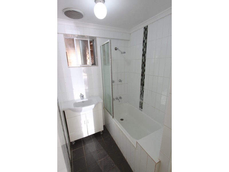 25 Springfield St (Downstairs), Macgregor QLD 4109