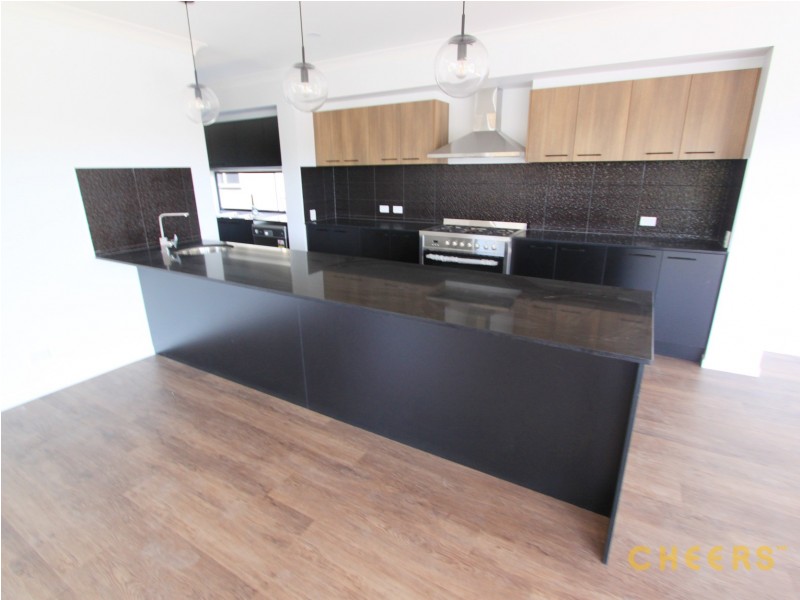 37 Figtree Pocket Rd, Chapel Hill QLD 4069