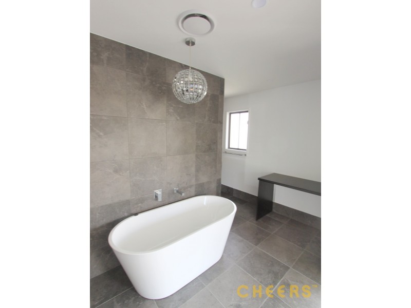 37 Figtree Pocket Rd, Chapel Hill QLD 4069