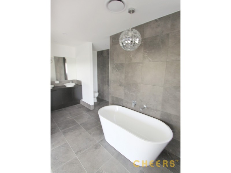 37 Figtree Pocket Rd, Chapel Hill QLD 4069