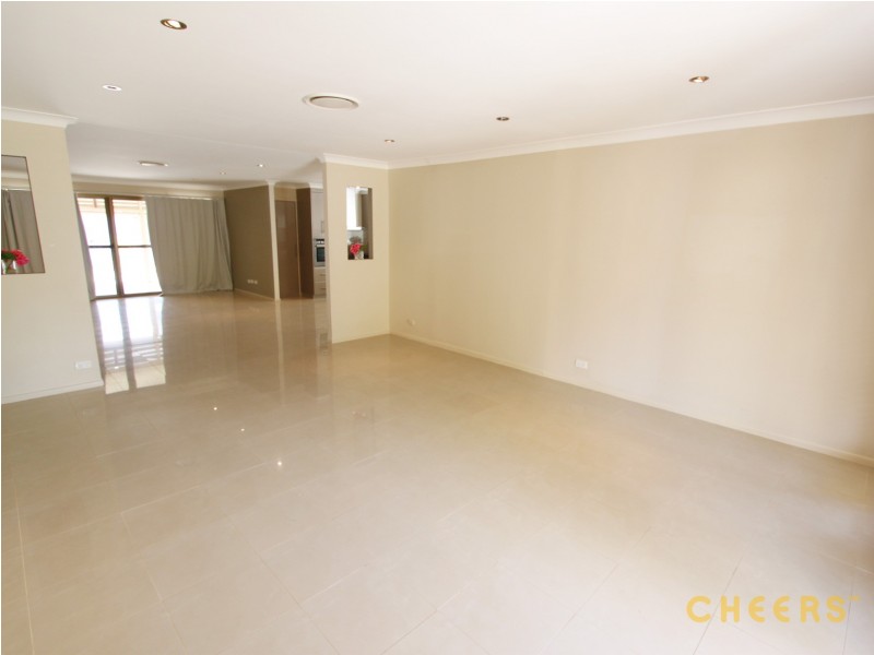 25 Estoril Street, Robertson QLD 4109