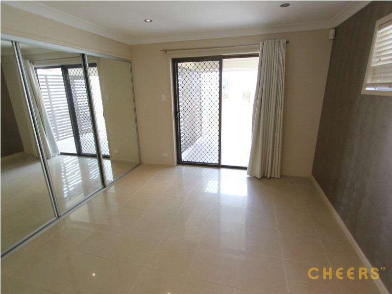 25 Estoril Street, Robertson QLD 4109