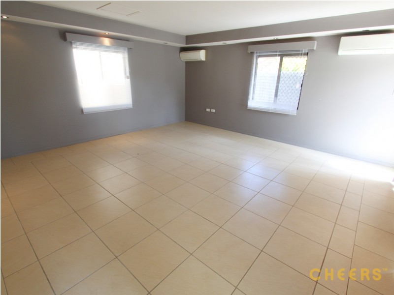 25 Estoril Street, Robertson QLD 4109
