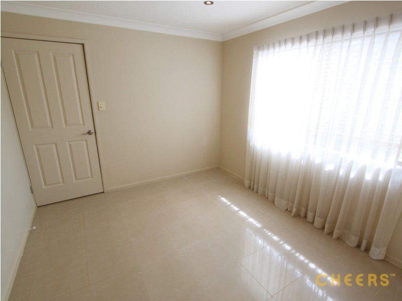 25 Estoril Street, Robertson QLD 4109