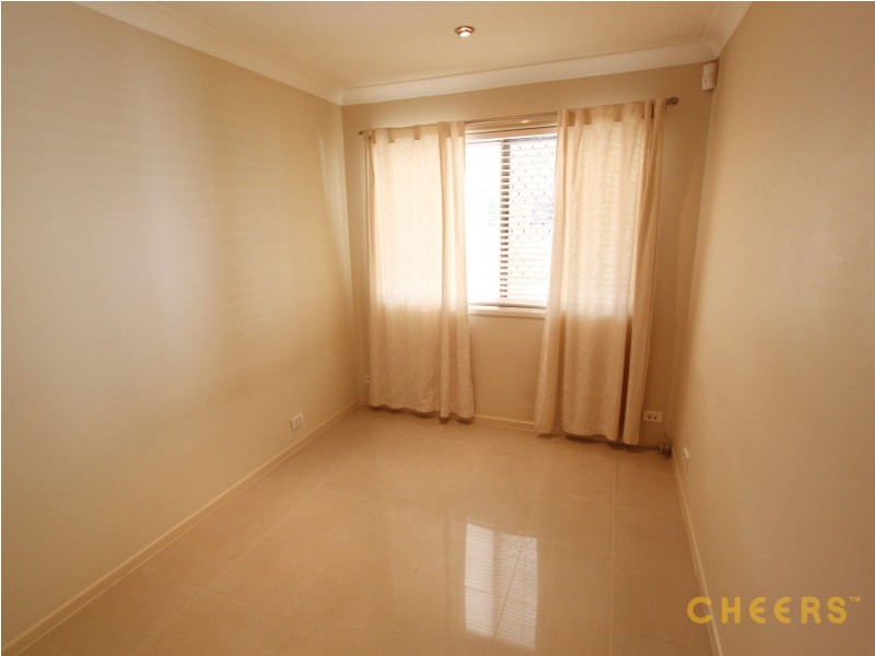 25 Estoril Street, Robertson QLD 4109