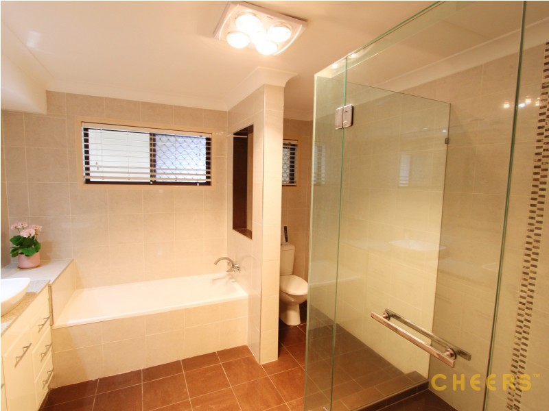 25 Estoril Street, Robertson QLD 4109
