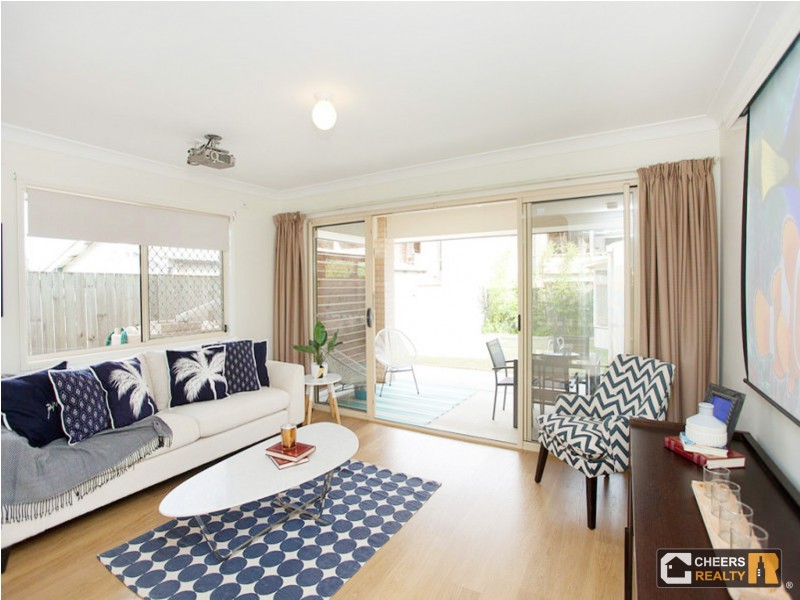 33 Wanda Road, Upper Mount Gravatt QLD 4122