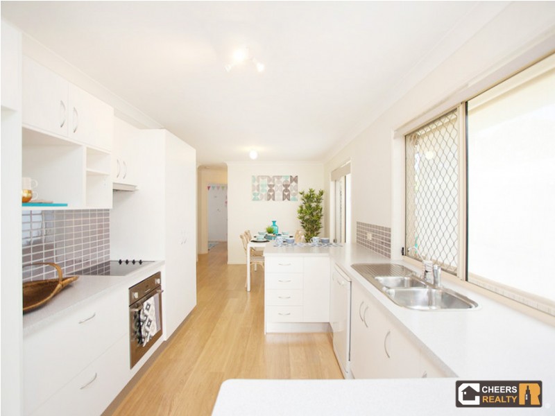 33 Wanda Road, Upper Mount Gravatt QLD 4122