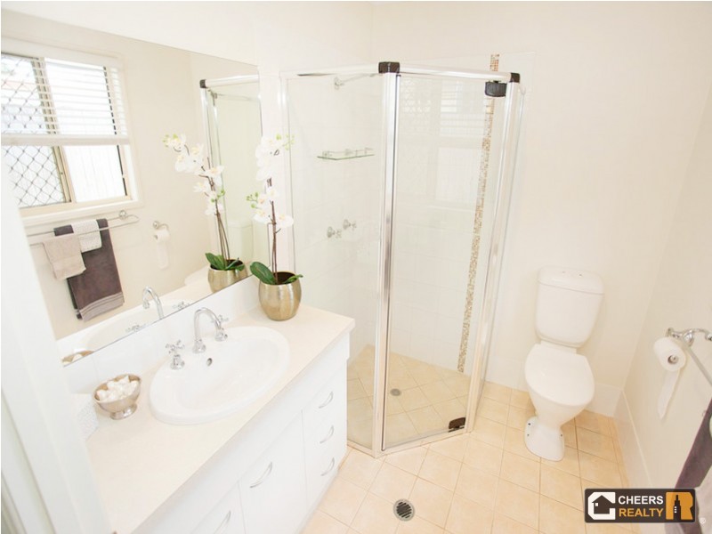 33 Wanda Road, Upper Mount Gravatt QLD 4122