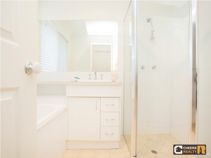 33 Wanda Road, Upper Mount Gravatt QLD 4122