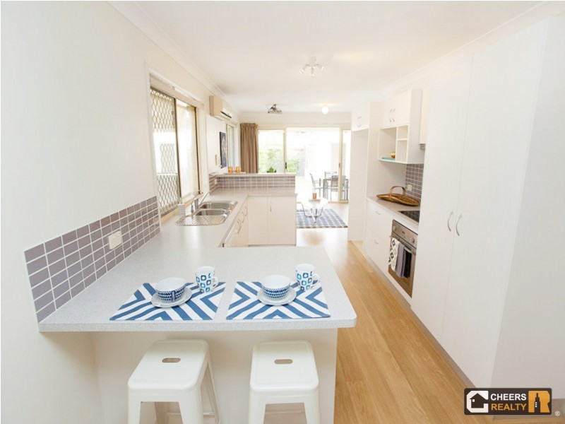 33 Wanda Road, Upper Mount Gravatt QLD 4122