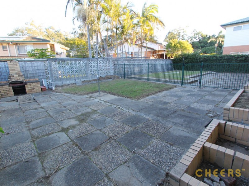 6 Parkway Street, Macgregor QLD 4109