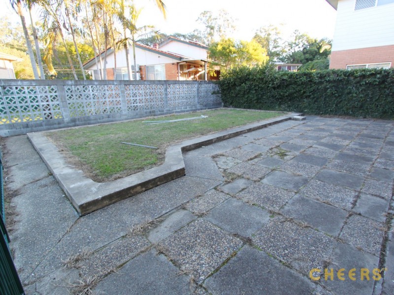 6 Parkway Street, Macgregor QLD 4109