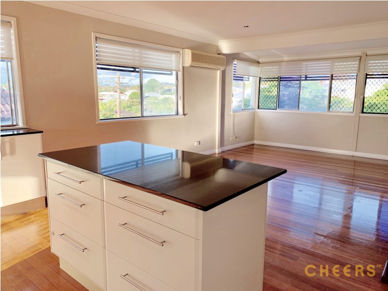 8 Patrick Lane, Norman Park QLD 4170