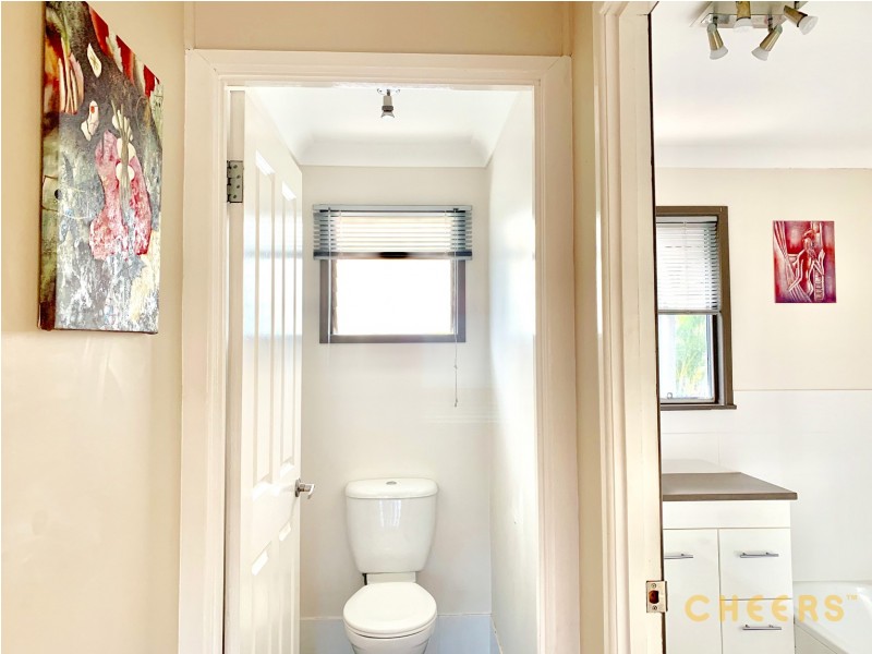 8 Patrick Lane, Norman Park QLD 4170