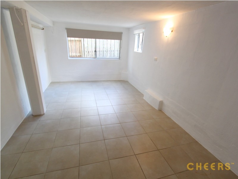 8 Patrick Lane, Norman Park QLD 4170