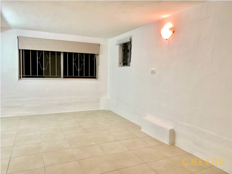 8 Patrick Lane, Norman Park QLD 4170