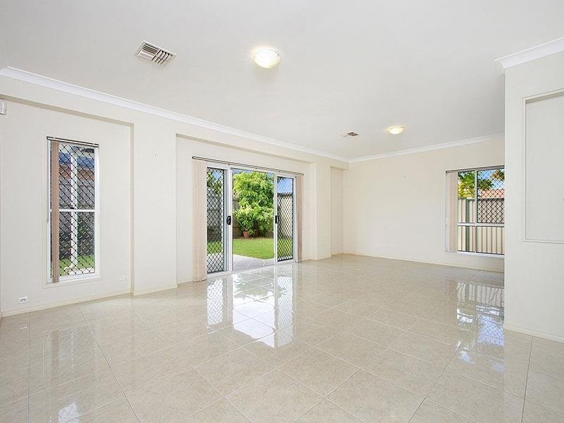 6 Gagarra Street, Eight Mile Plains QLD 4113