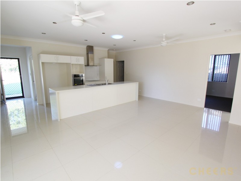 33 Cricket Street, Coopers Plains QLD 4108