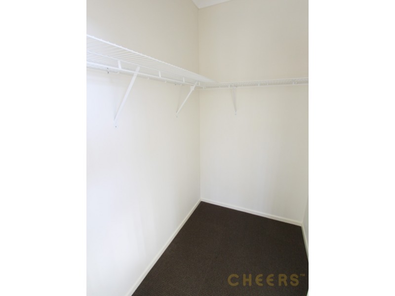 33 Cricket Street, Coopers Plains QLD 4108